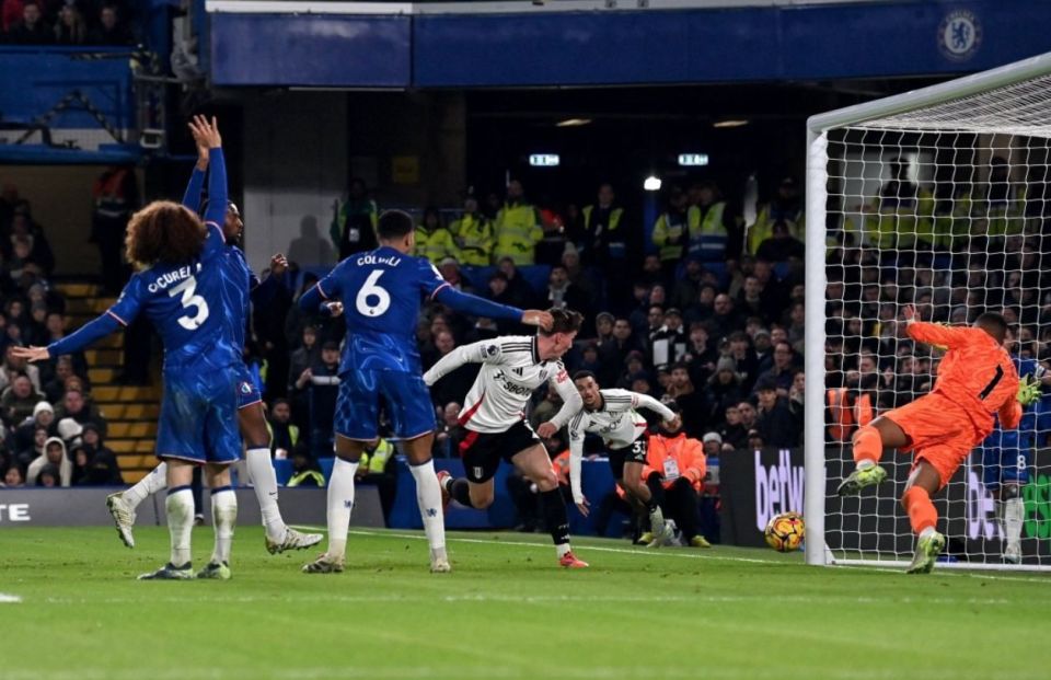 运气稍差！双方多拍相持 琼斯回球触网后弹回本方半场丢分