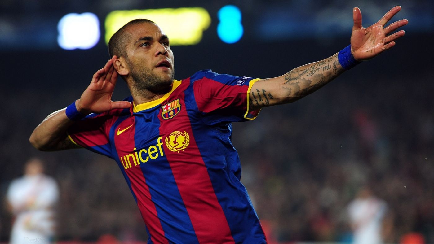 ——@sport 来源：Barça Universal若昂·坎塞洛渴望重返巴塞罗那，但俱乐部面临经济难题。他目前净年薪高达1500万欧元，若回归必须大幅降薪。